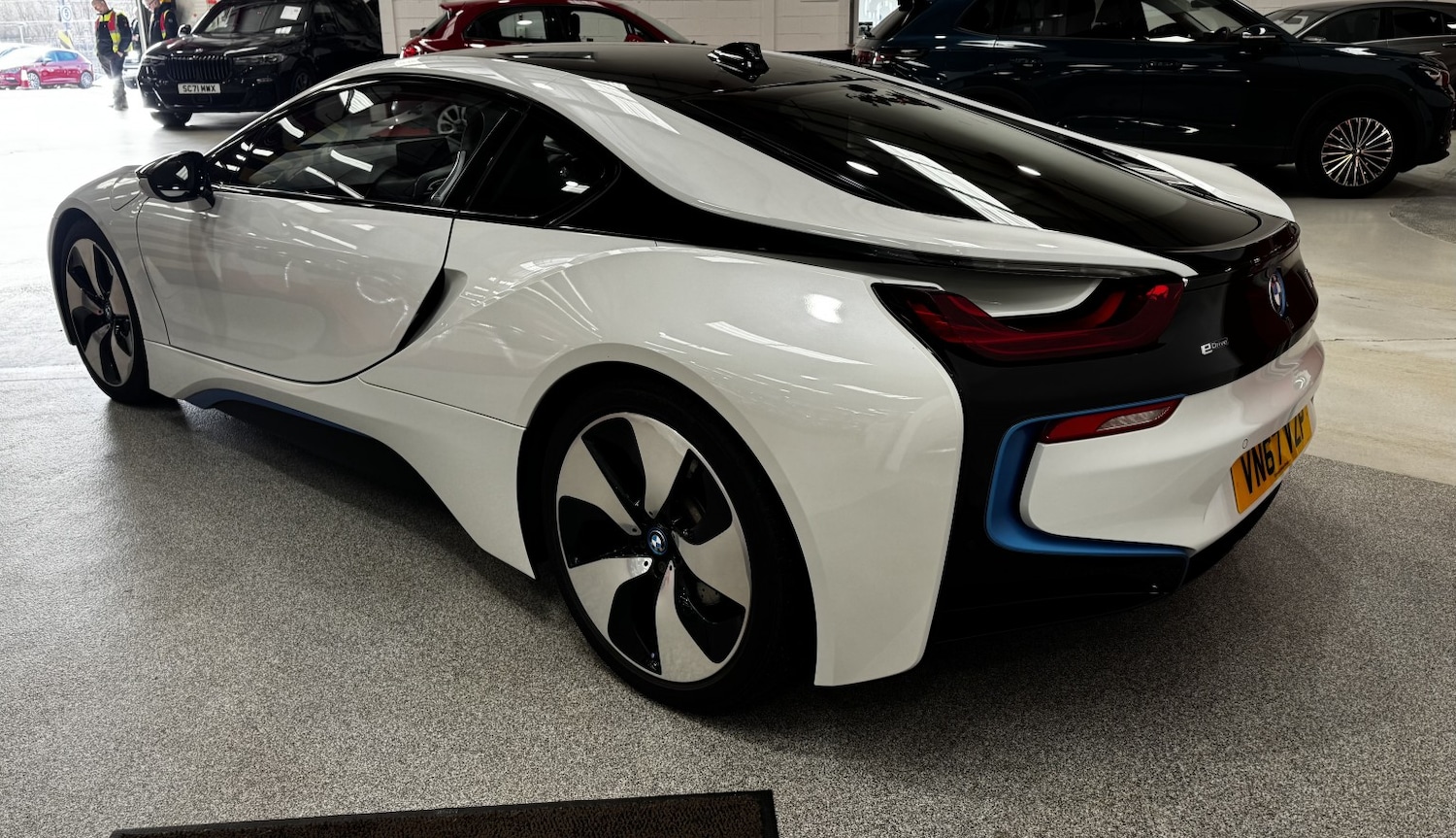 Used BMW i8 2017 for sale - 77906662: Photo 2