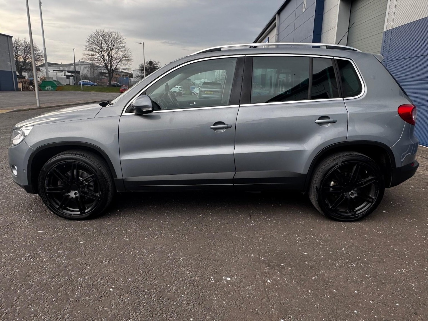 Used Volkswagen Tiguan 2009 for sale - 76530950: Photo 10