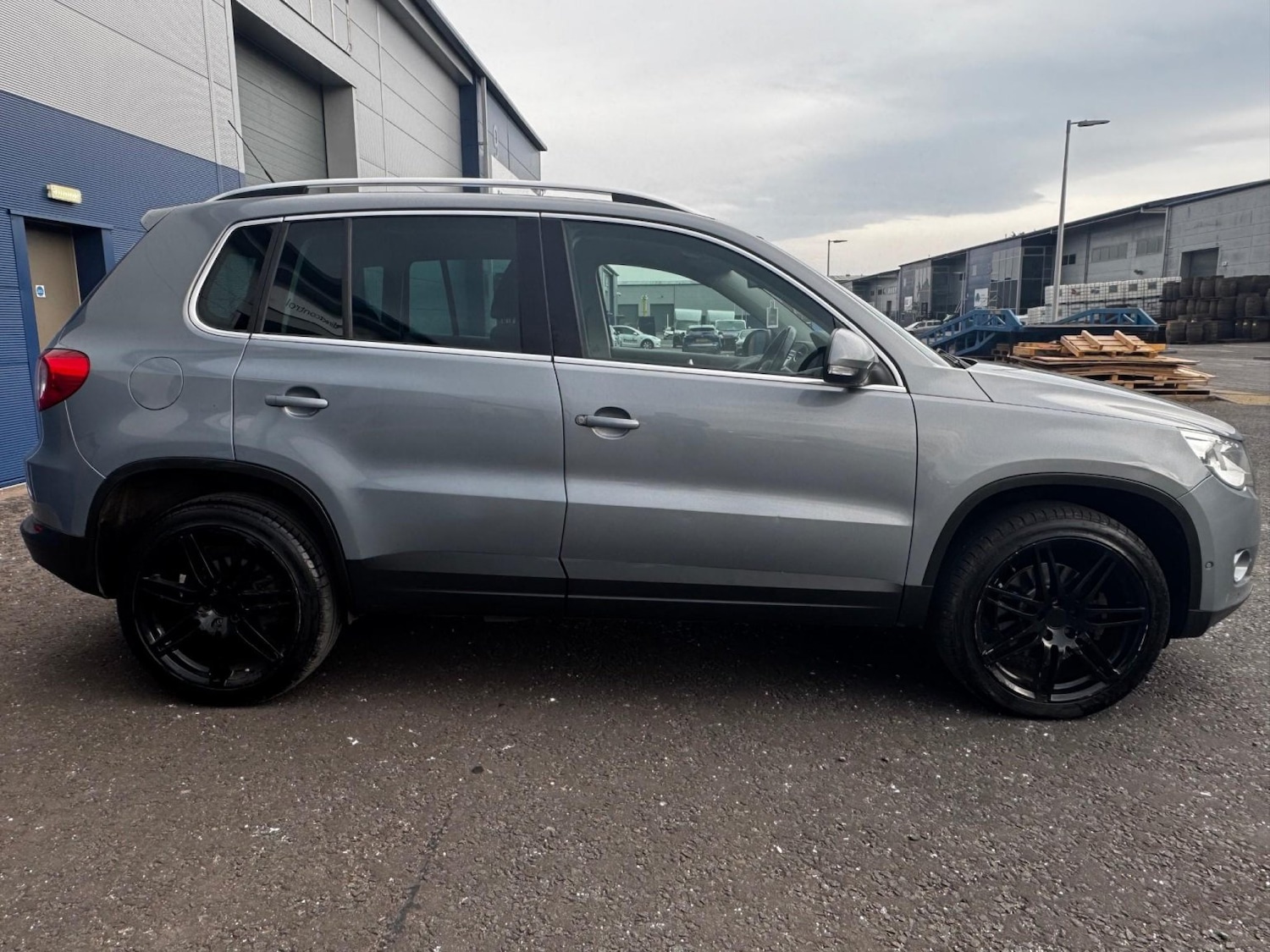 Used Volkswagen Tiguan 2009 for sale - 76530950: Photo 8