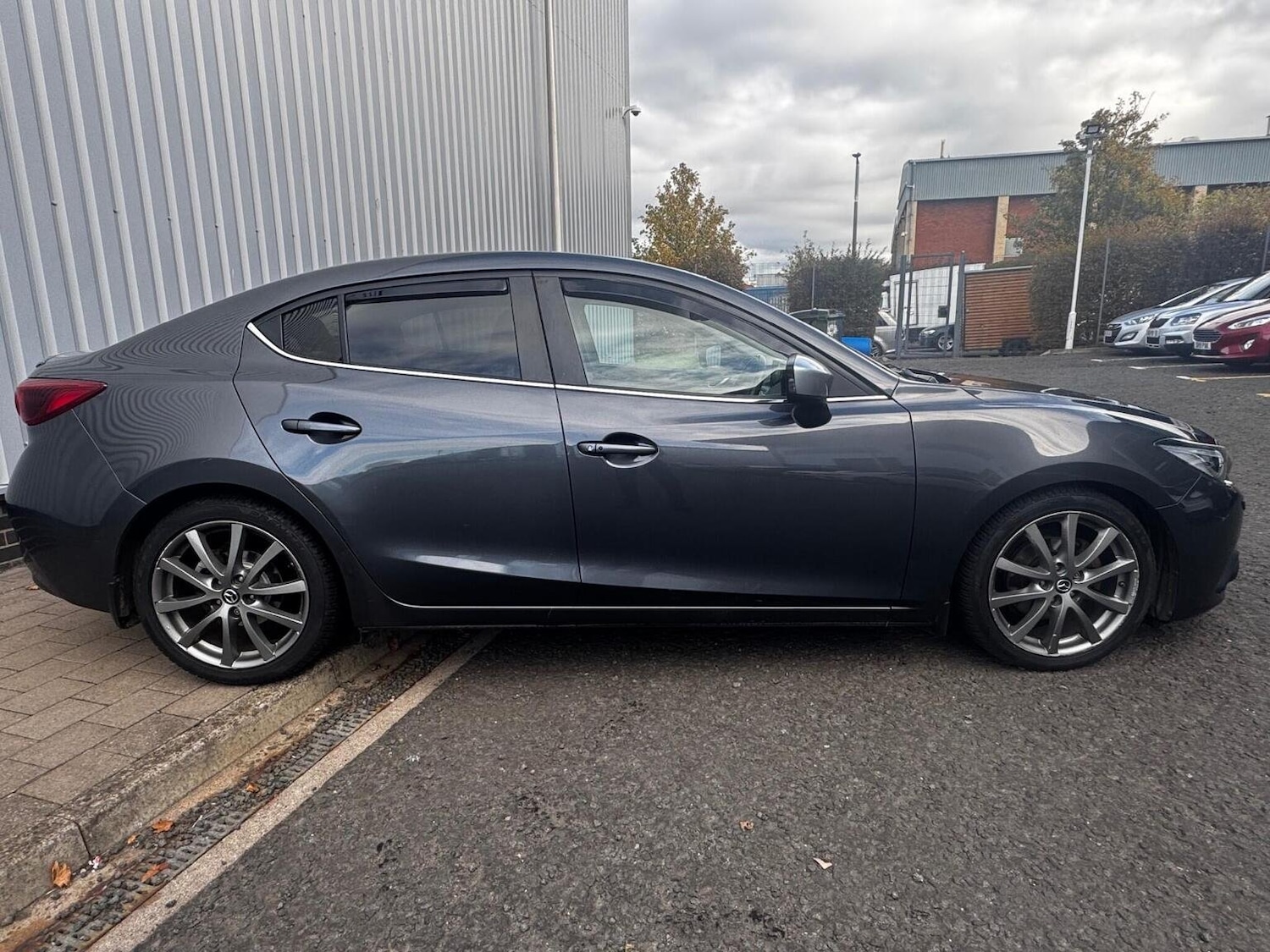 Used Mazda Mazda3 2015 for sale - 76884907: Photo 5