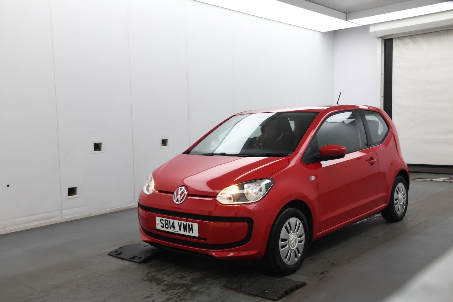 Used Volkswagen up! 2014 for sale - 77251248: Photo 2