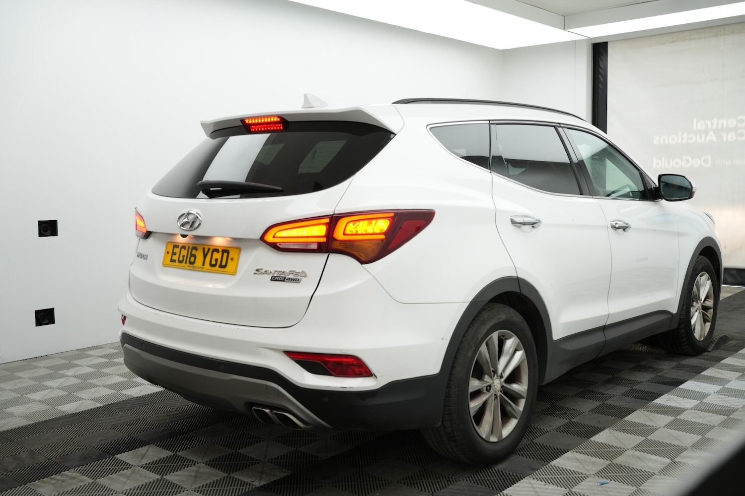 Used Hyundai Santa Fe 2016 for sale - 78031610: Photo 4