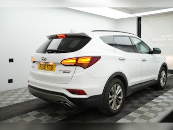 Used Hyundai Santa Fe 2016 for sale - 78031610: Photo