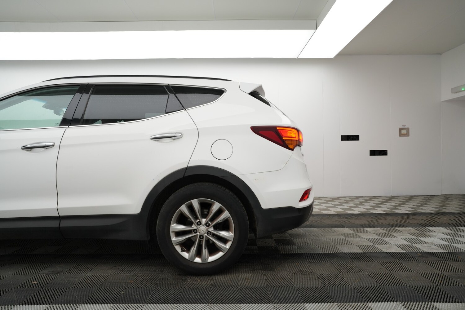 Used Hyundai Santa Fe 2016 for sale - 78031610: Photo 8