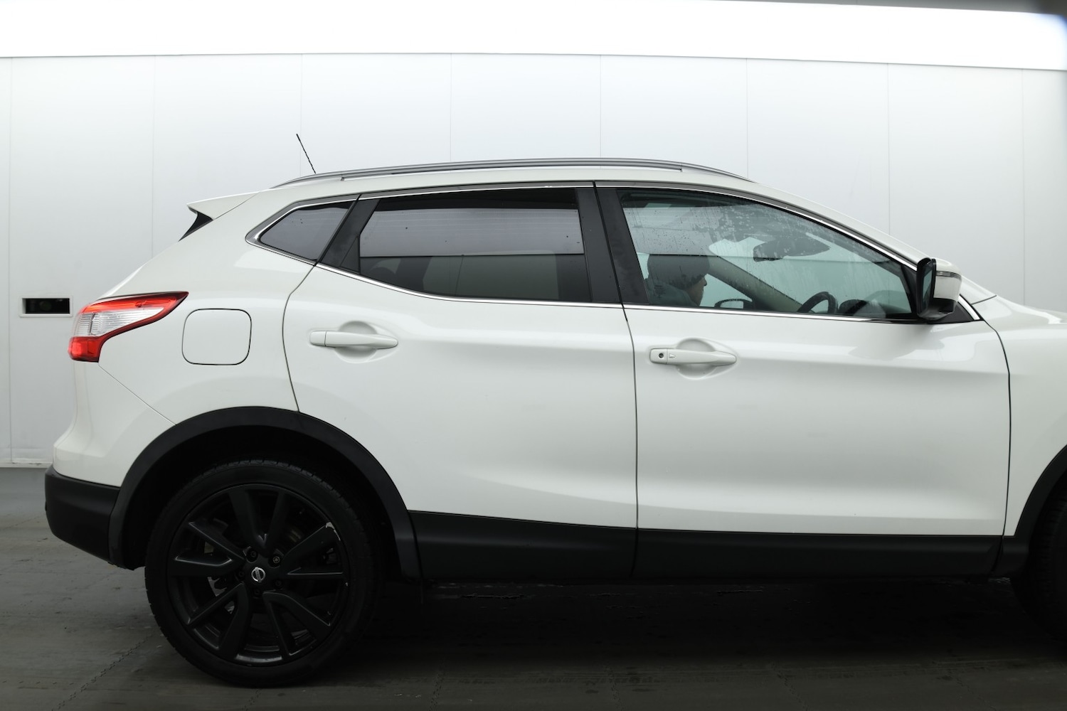 Used Nissan Qashqai 2017 for sale - 77891546: Photo 2