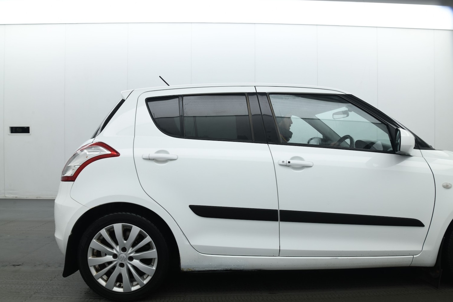 Used Suzuki Swift 2010 for sale - 77781606: Photo 10