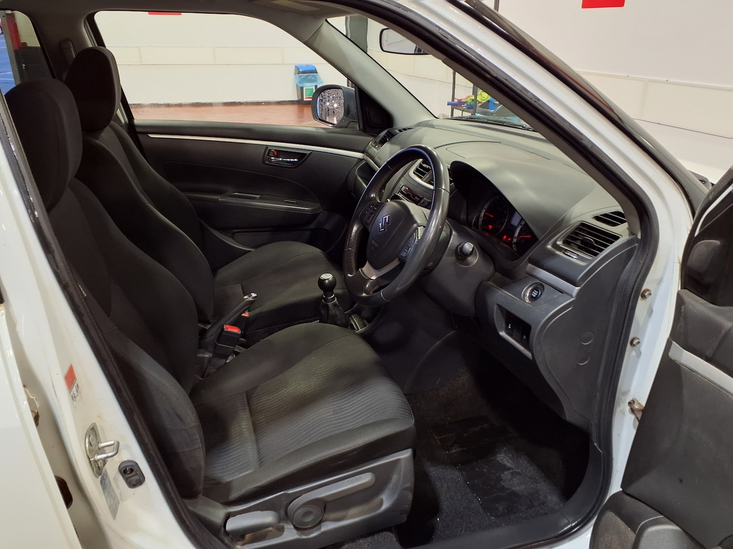 Used Suzuki Swift 2010 for sale - 77781606: Photo 13