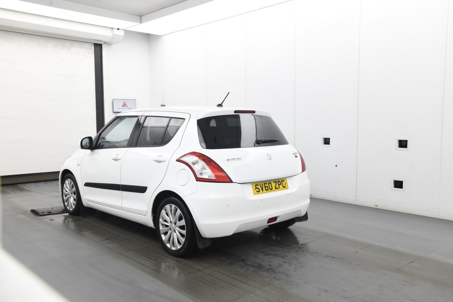 Used Suzuki Swift 2010 for sale - 77781606: Photo 3