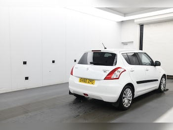 Used Suzuki Swift 2010 for sale - 77781606: Photo