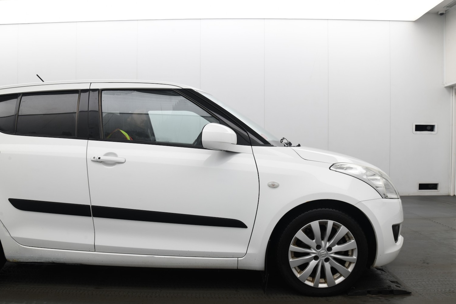 Used Suzuki Swift 2010 for sale - 77781606: Photo 9