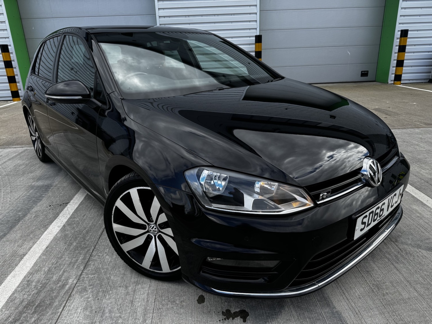 Used Volkswagen Golf 2016 for sale - 78182842: Photo 2