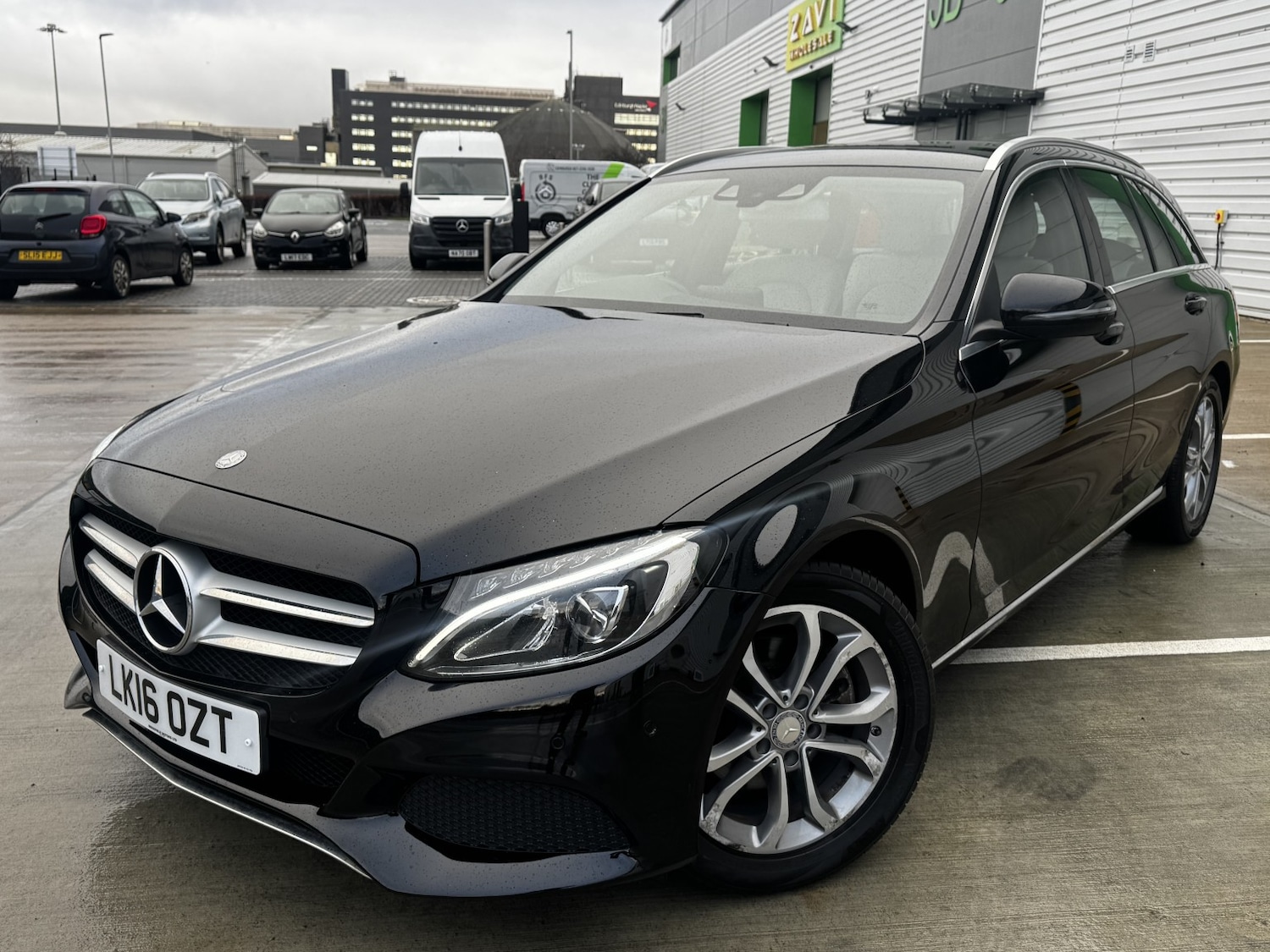 Used Mercedes-Benz C Class 2016 for sale - 77707335: Photo 3