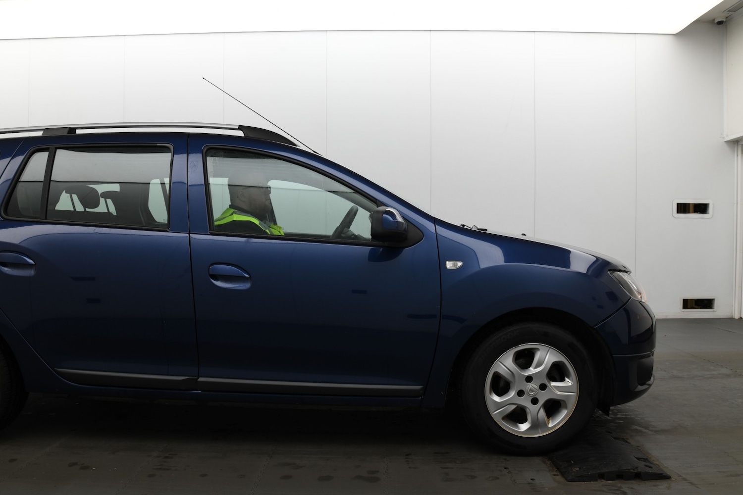Used Dacia Logan MCV 2016 for sale - 76643425: Photo 3