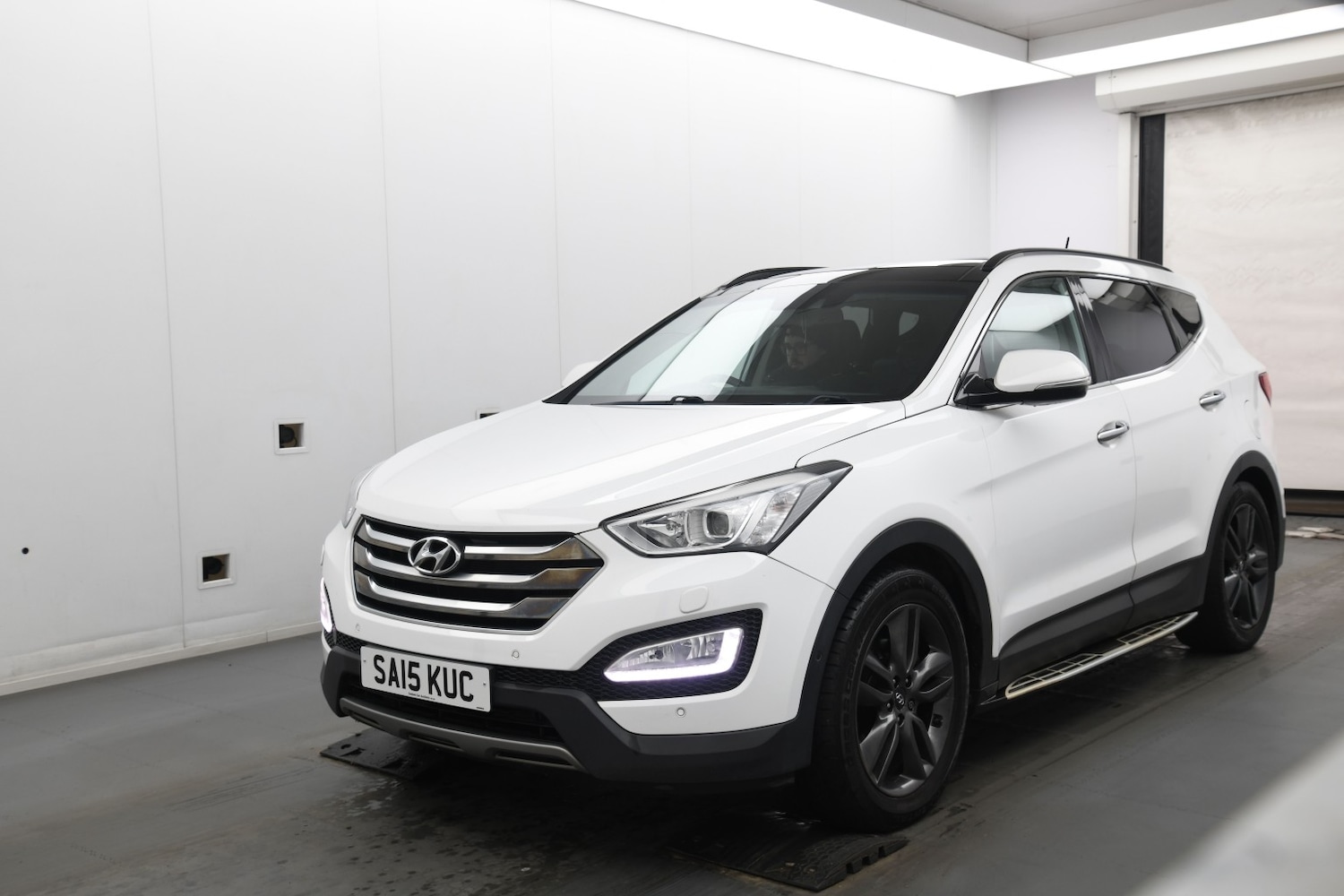 Used Hyundai Santa Fe 2015 for sale - 77251167: Photo 3