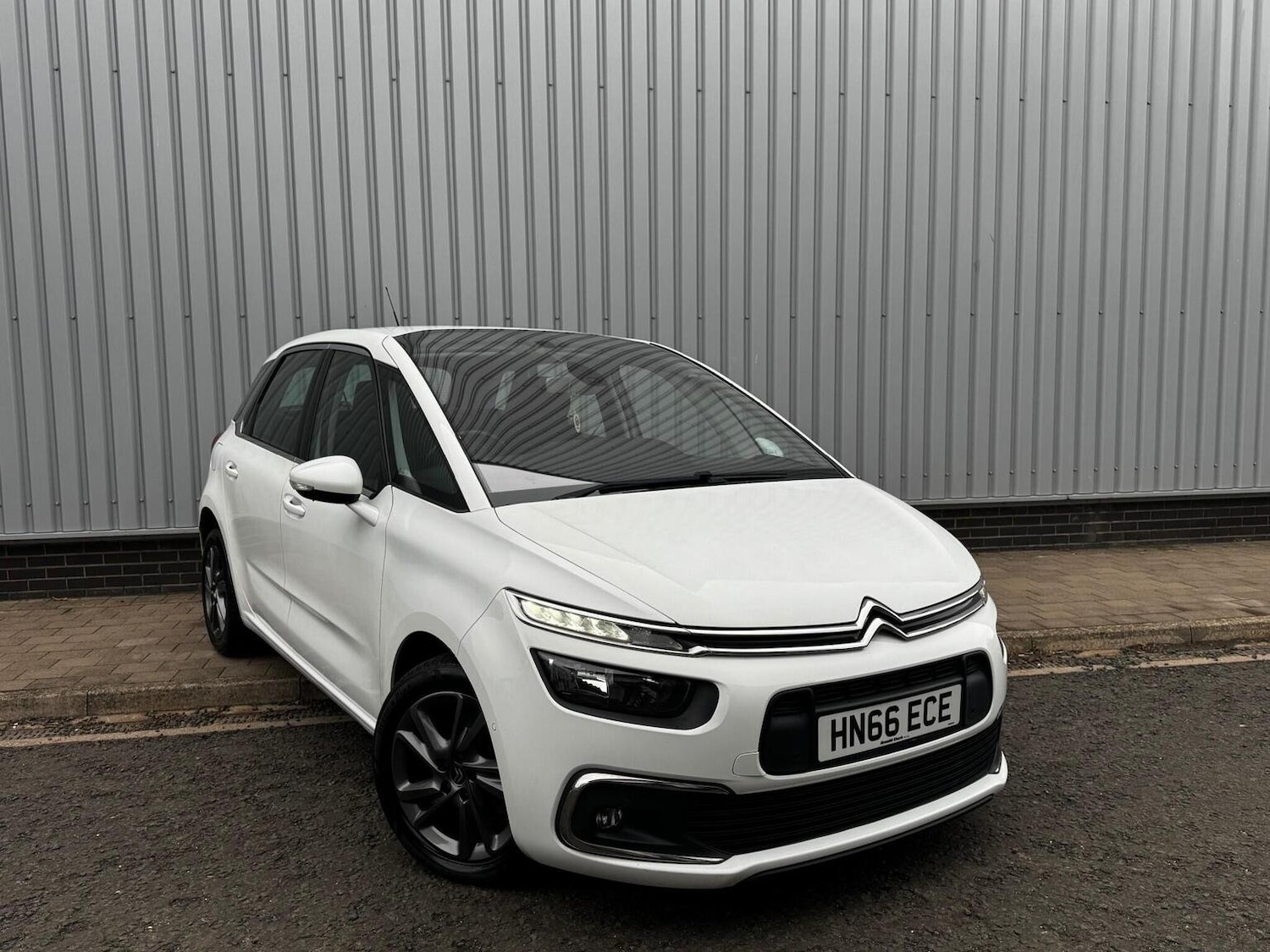 Used Citroen C4 Picasso 2016 for sale - 76571070: Photo 1
