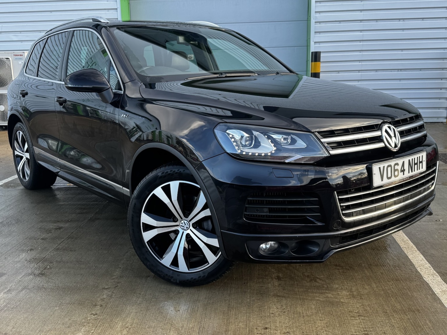 Used Volkswagen Touareg 2014 for sale - 77891683: Photo 2