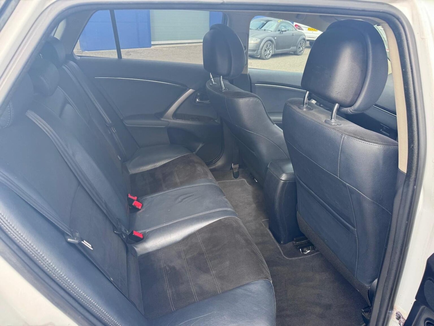 Used Toyota Avensis 2013 for sale - 76530972: Photo 11