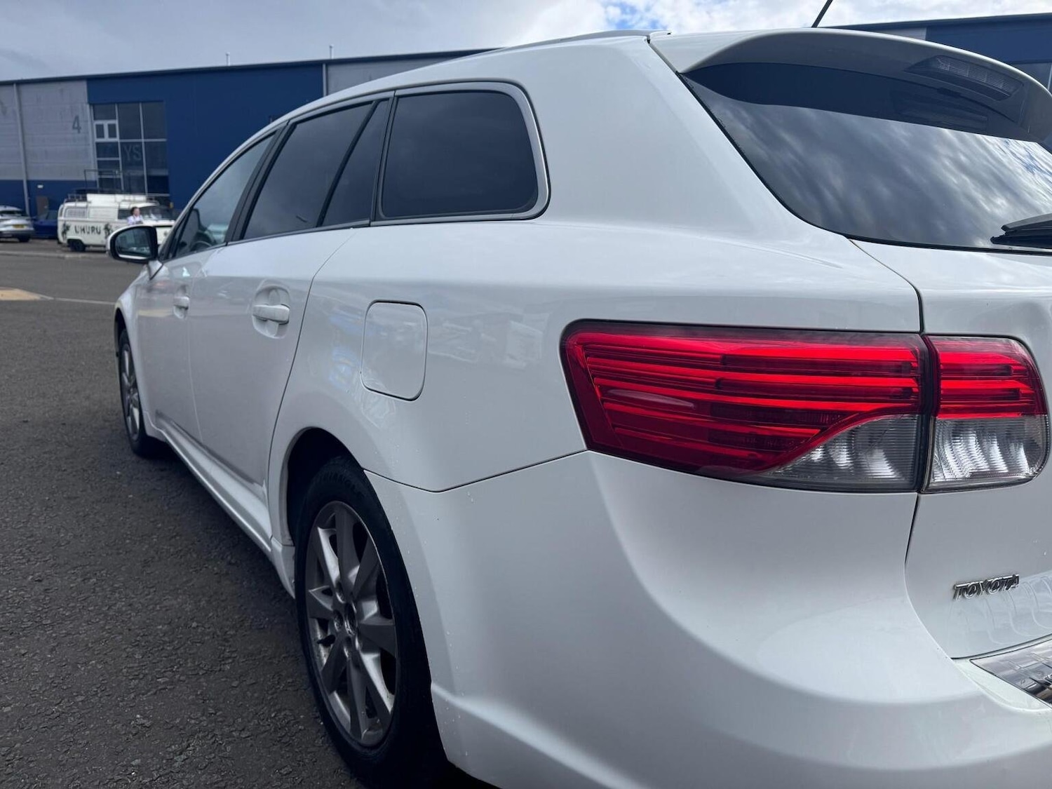 Used Toyota Avensis 2013 for sale - 76530972: Photo 14