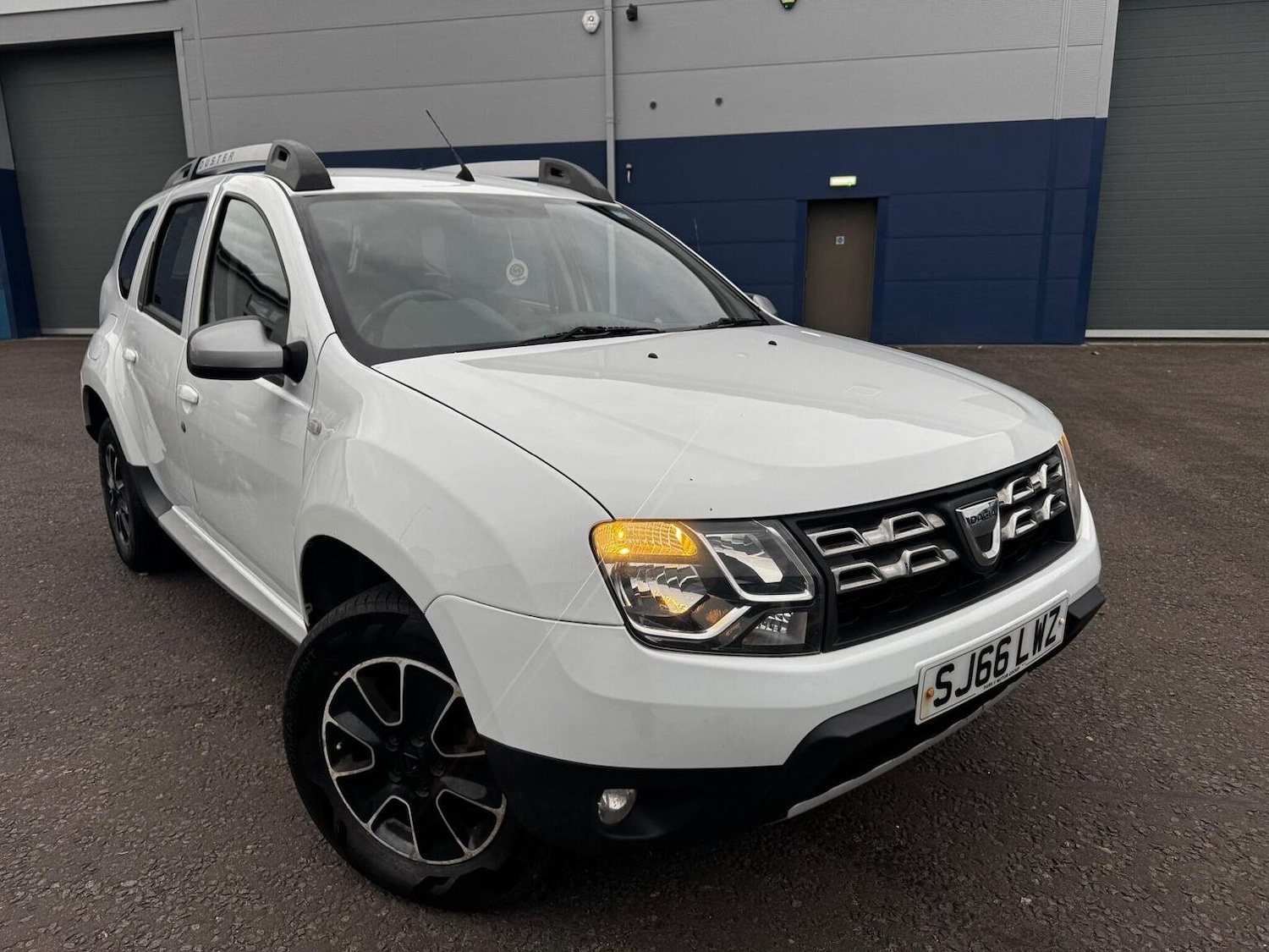 Used Dacia Duster 2016 for sale - 76530970: Photo 2