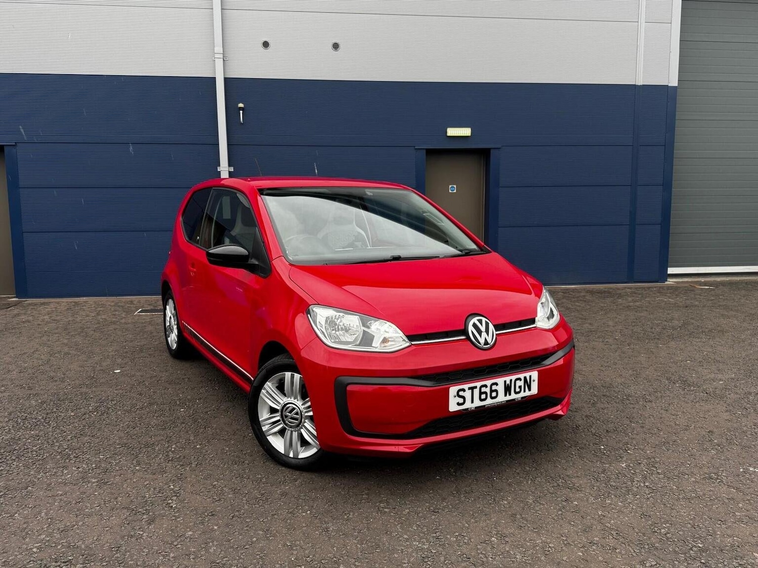Used Volkswagen up! 2016 for sale - 76530993: Photo 1