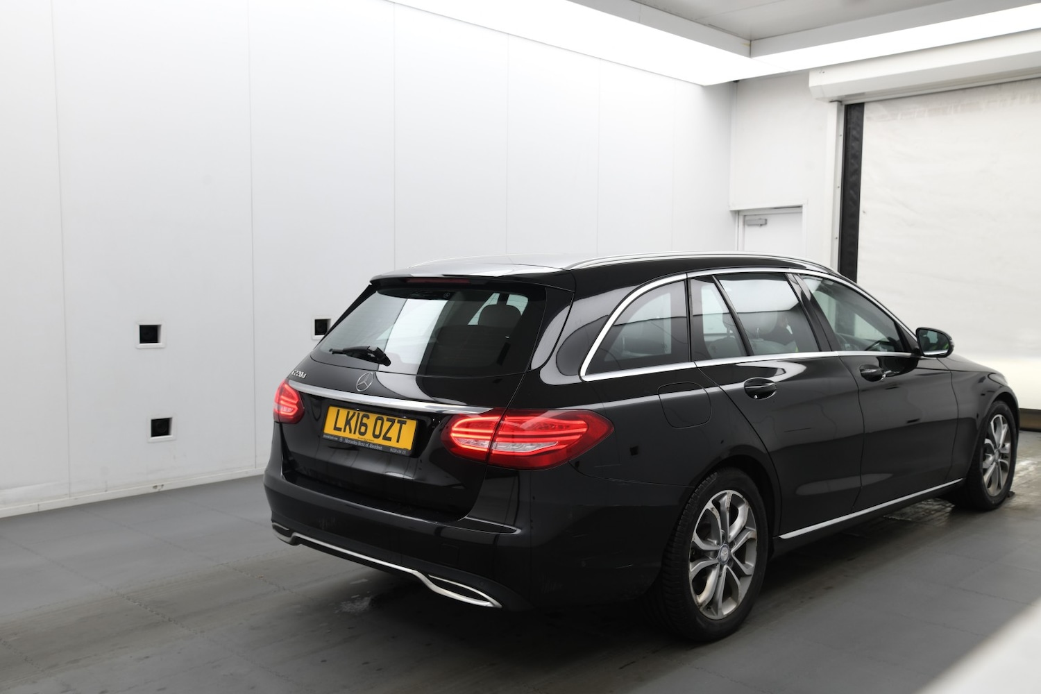 Used Mercedes-Benz C Class 2016 for sale - 77548280: Photo 3