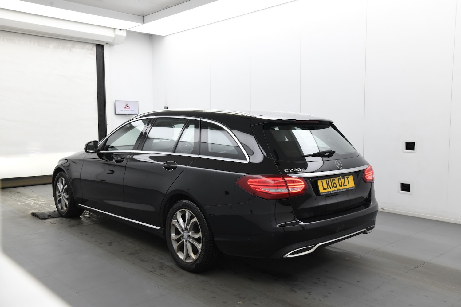 Used Mercedes-Benz C Class 2016 for sale - 77548280: Photo 4