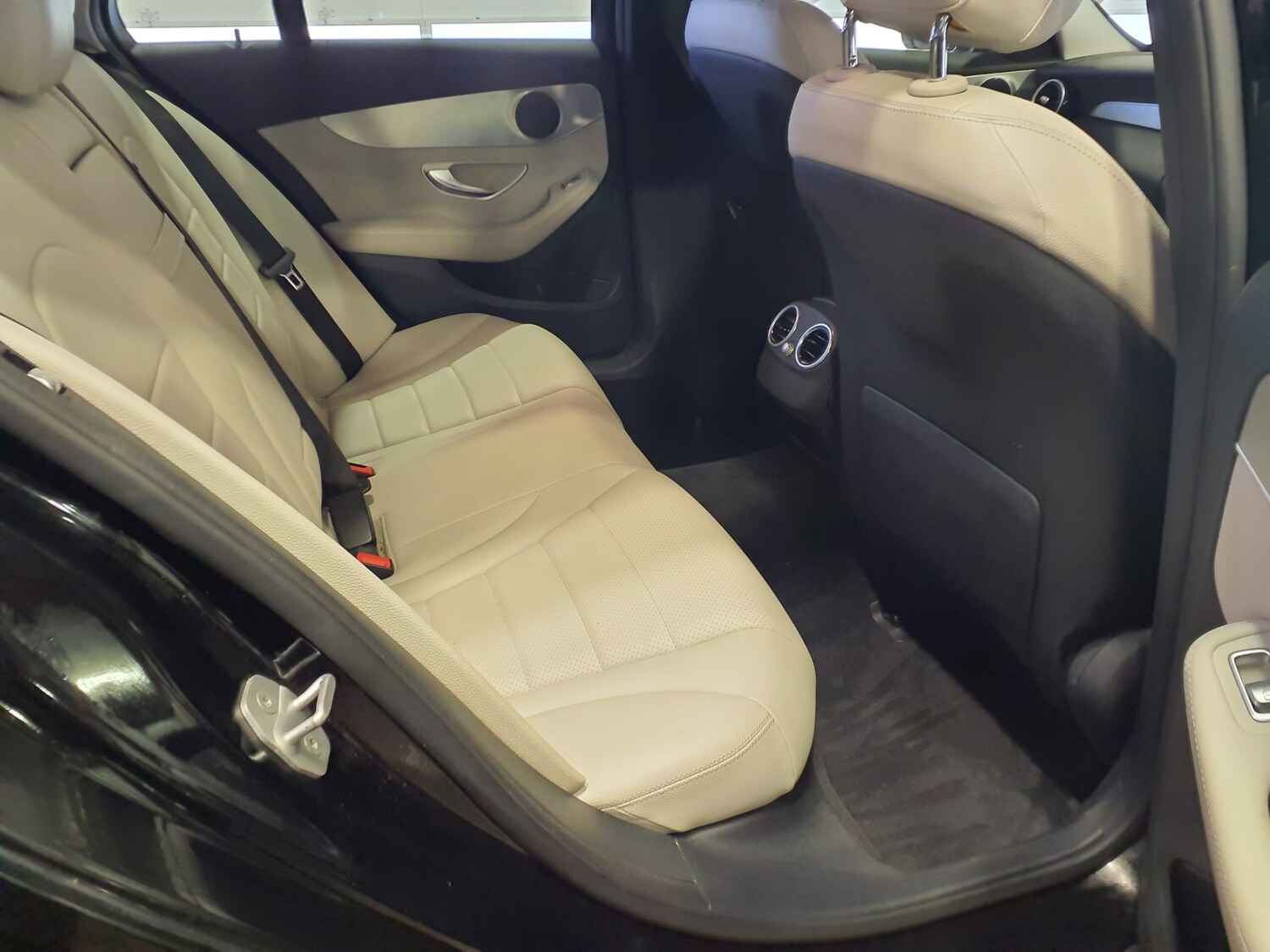 Used Mercedes-Benz C Class 2016 for sale - 77548280: Photo 8