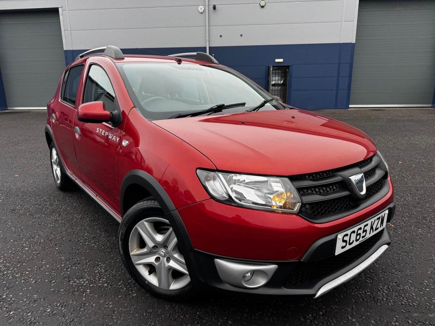 Used Dacia Sandero Stepway 2015 for sale - 76530984: Photo 2