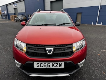 Used Dacia Sandero Stepway 2015 for sale - 76530984: Photo