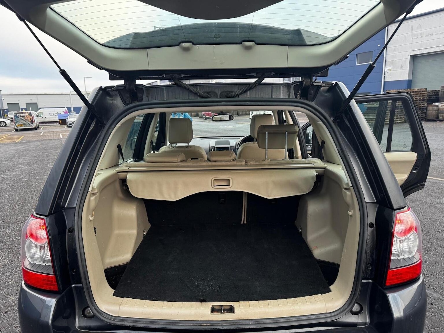 Used Land Rover Freelander 2011 for sale - 76530980: Photo 11