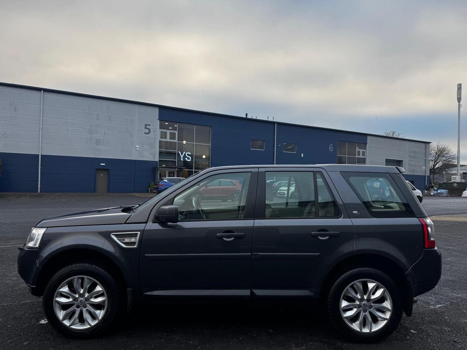 Used Land Rover Freelander 2011 for sale - 76530980: Photo 4