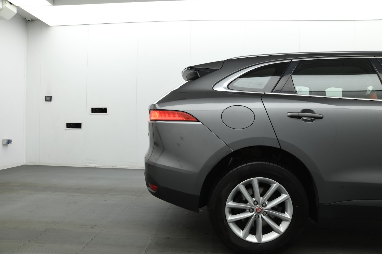 Used Jaguar F-Pace 2017 for sale - 77572773: Photo 3