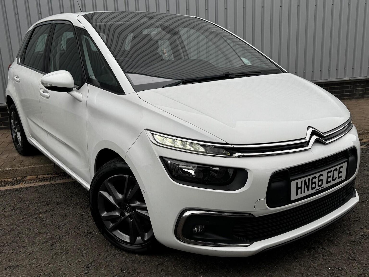Used Citroen C4 Picasso 2016 for sale - 76530948: Photo 2