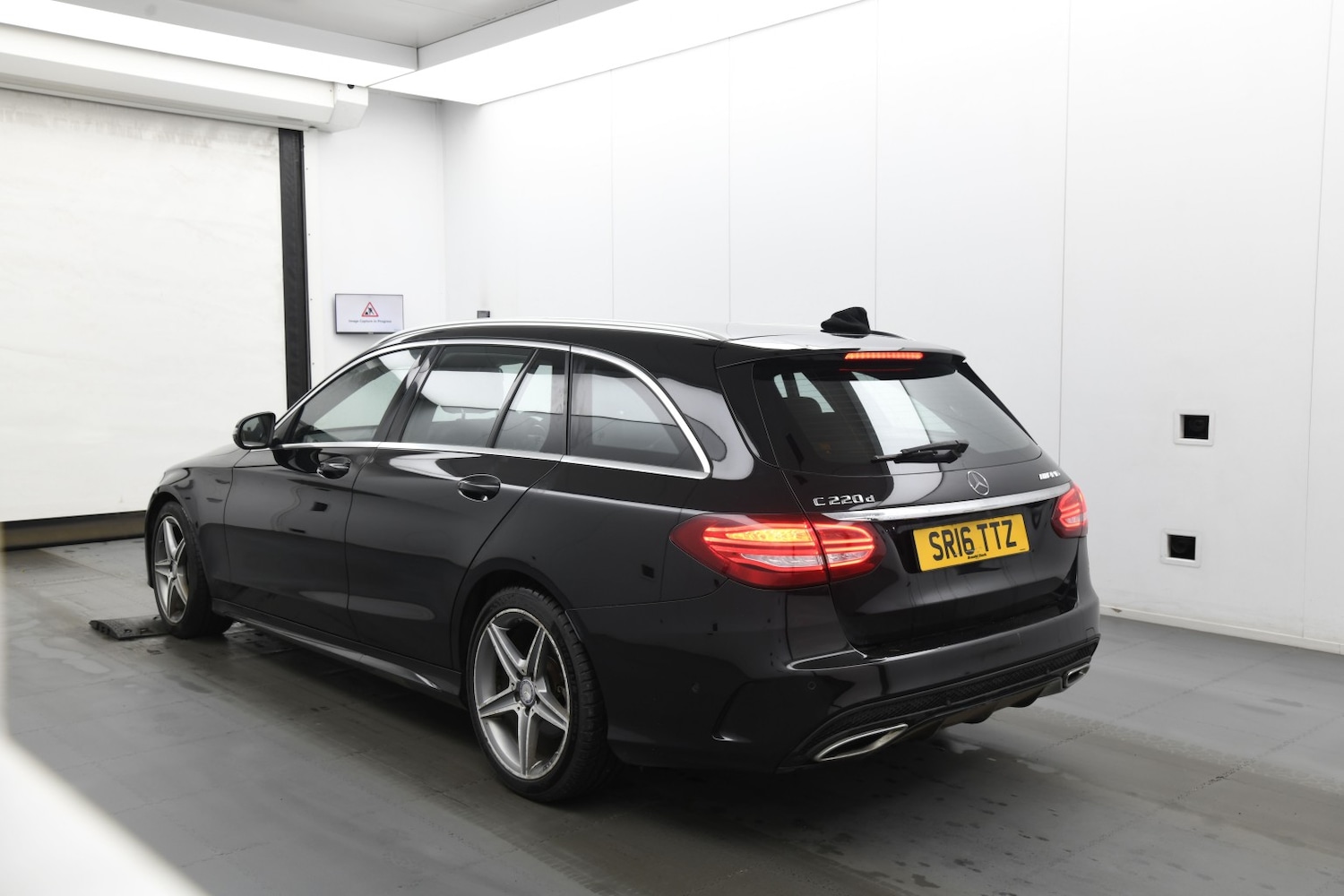 Used Mercedes-Benz C Class 2016 for sale - 77668647: Photo 4