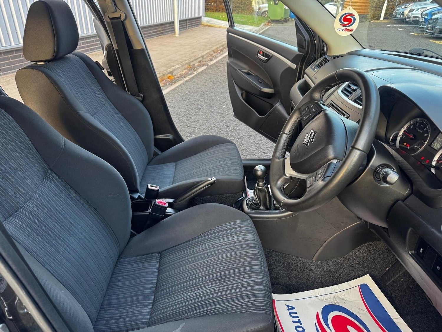 Used Suzuki Swift 2015 for sale - 76530962: Photo 11