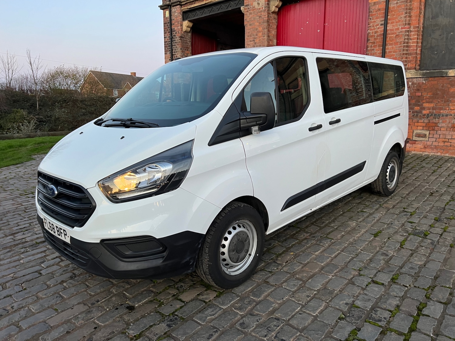 Used Ford Transit Custom 2018 for sale - 76627386: Photo 2