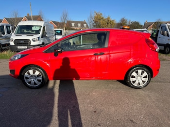 Used Ford Fiesta 2015 for sale - 76599529: Photo