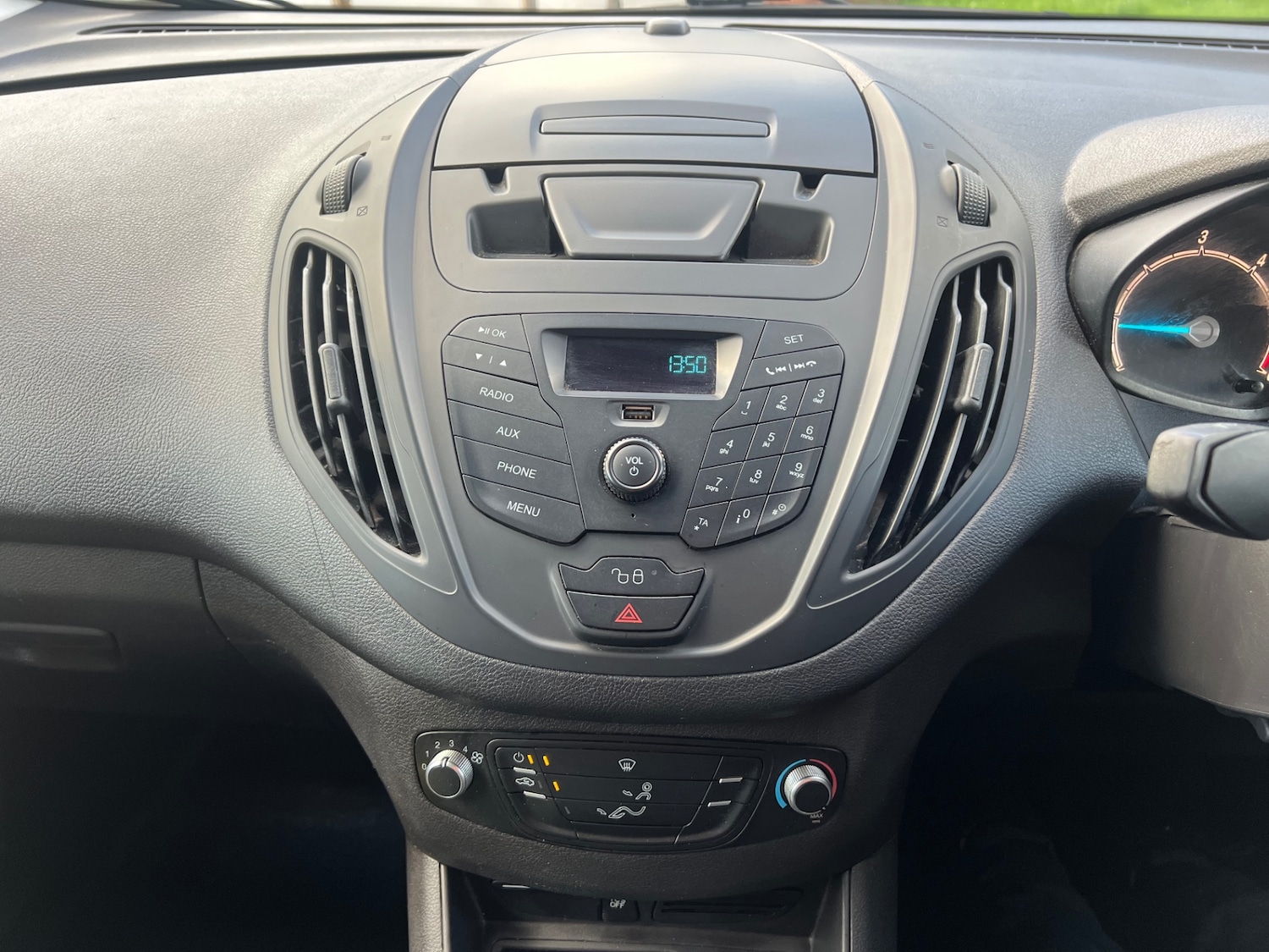 Used Ford Transit Courier 2019 for sale - 76736517: Photo 15