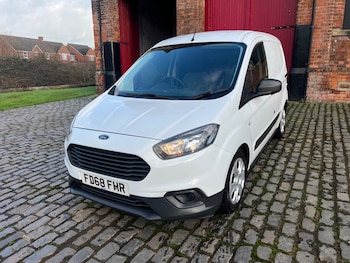 Used Ford Transit Courier 2019 for sale - 76736517: Photo