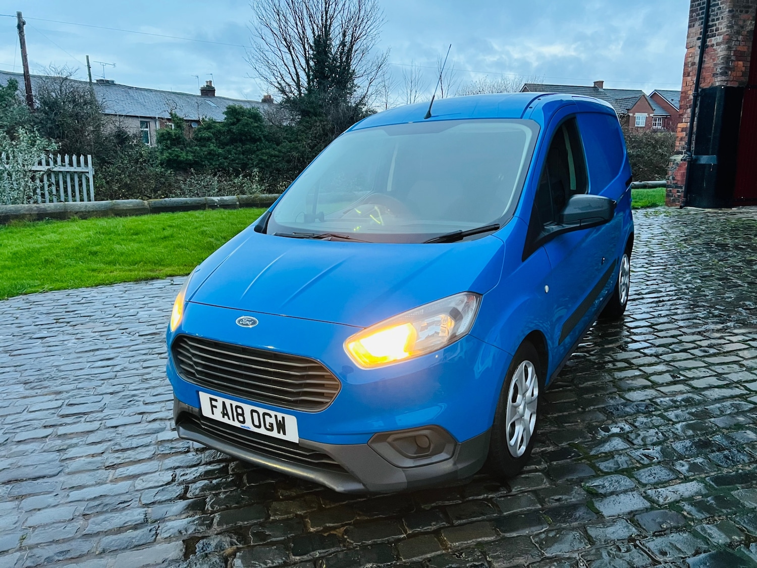 Used Ford Transit Courier 2018 for sale - 76751942: Photo 1