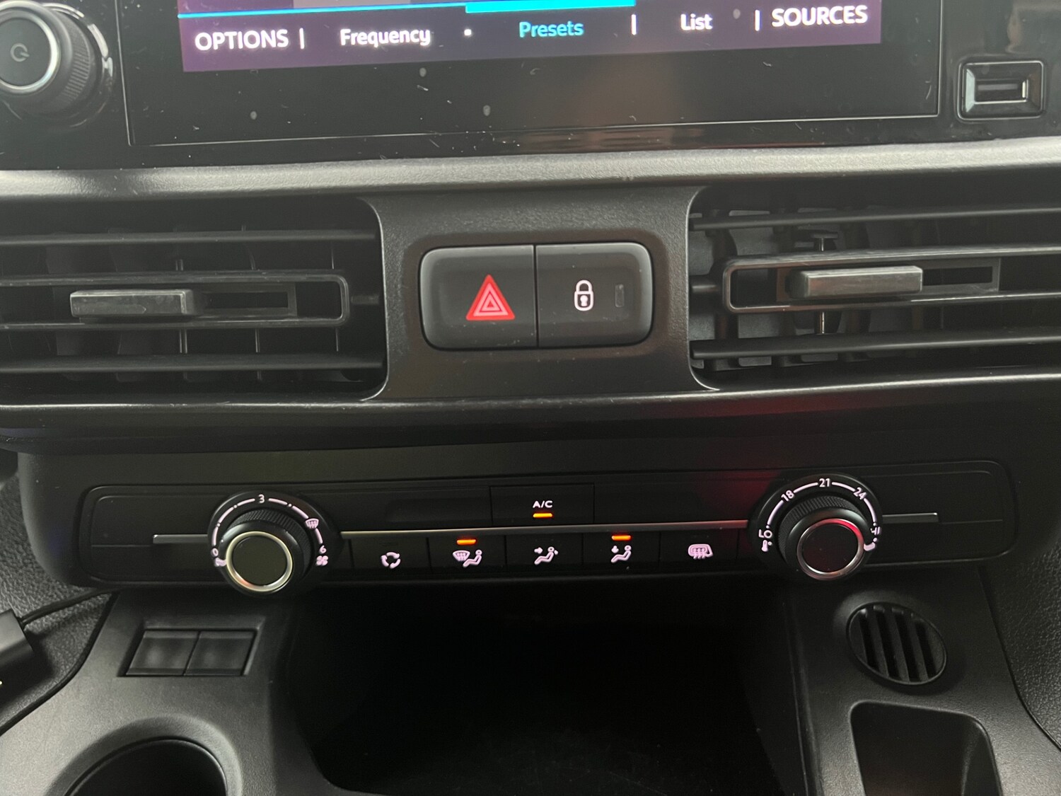 Used Citroen Berlingo 2020 for sale - 76726064: Photo 21