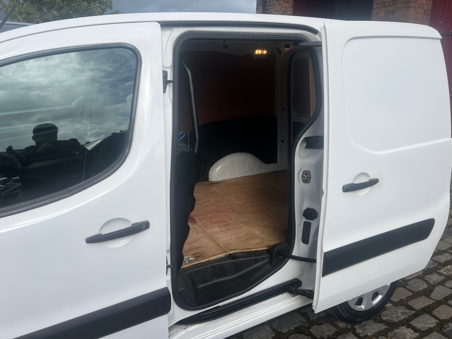 Used Peugeot Partner 2018 for sale - 76355930: Photo 21