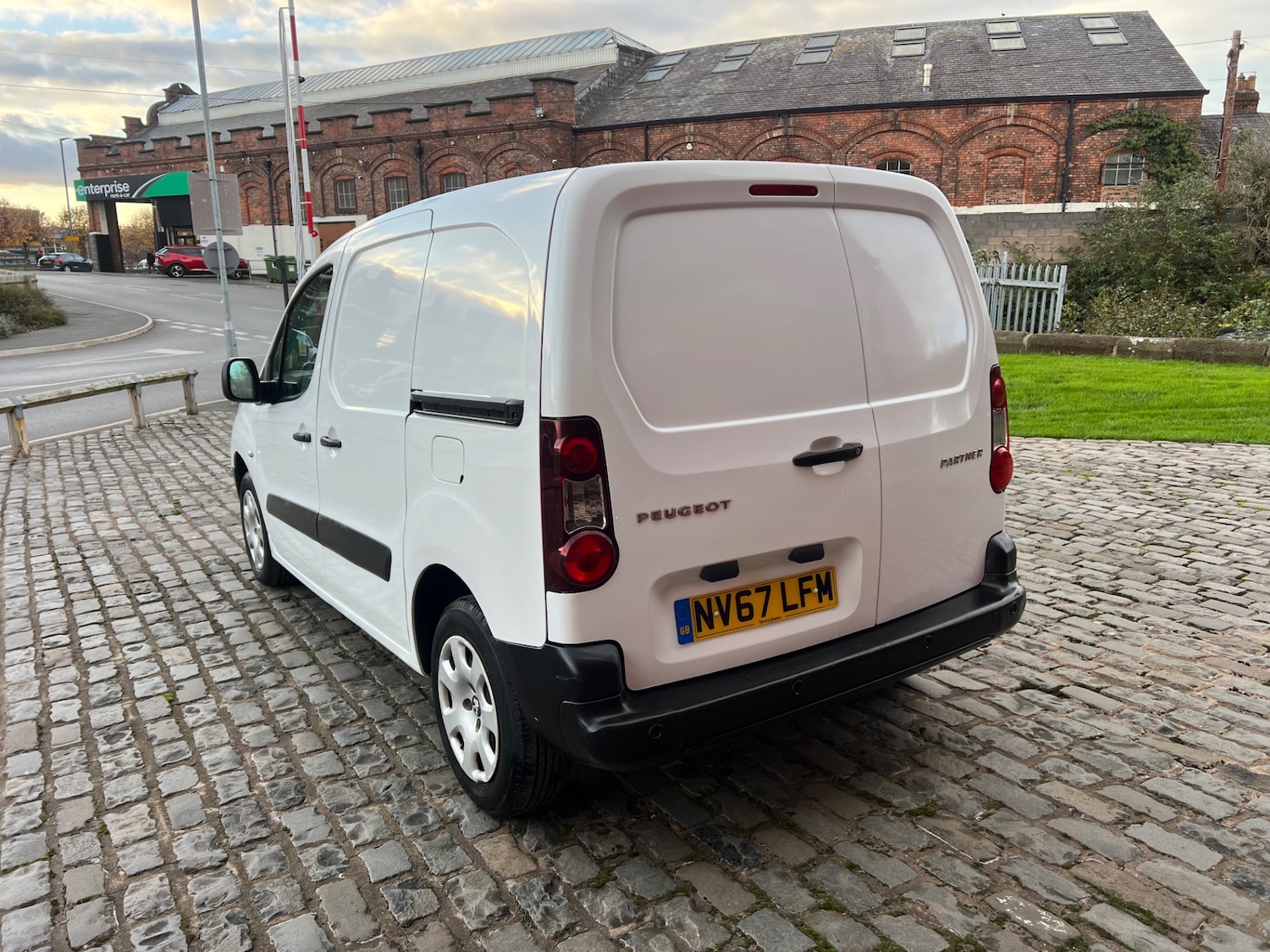 Used Peugeot Partner 2018 for sale - 76355930: Photo 5