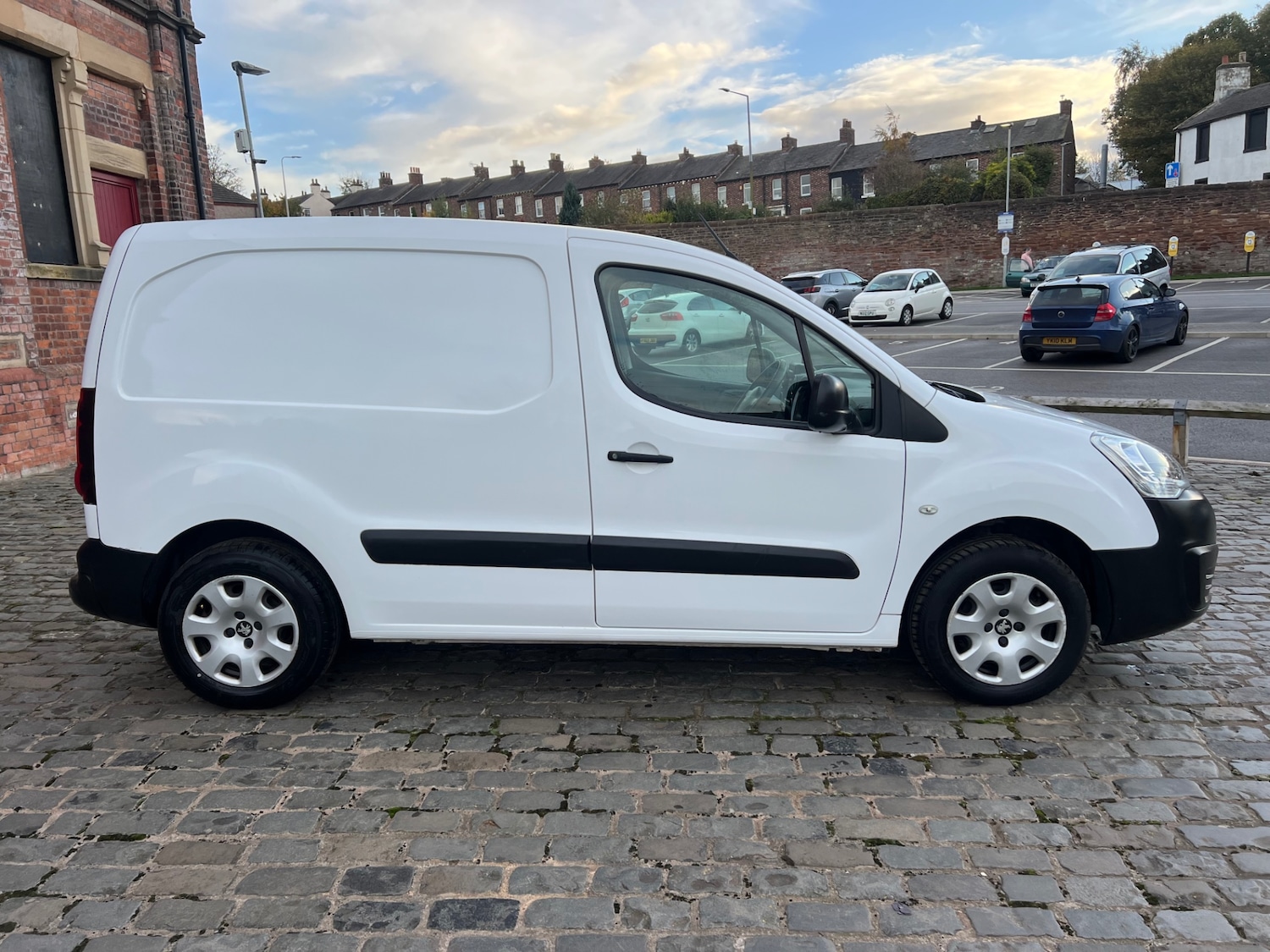 Used Peugeot Partner 2018 for sale - 76355930: Photo 9