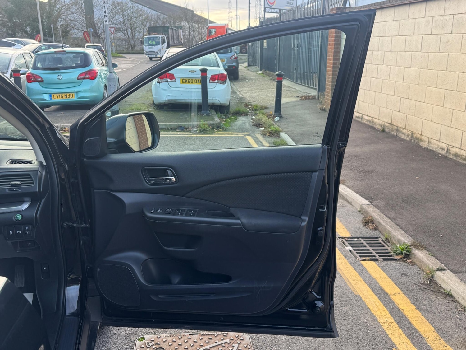 Used Honda CR-V 2017 for sale - 76561682: Photo 16