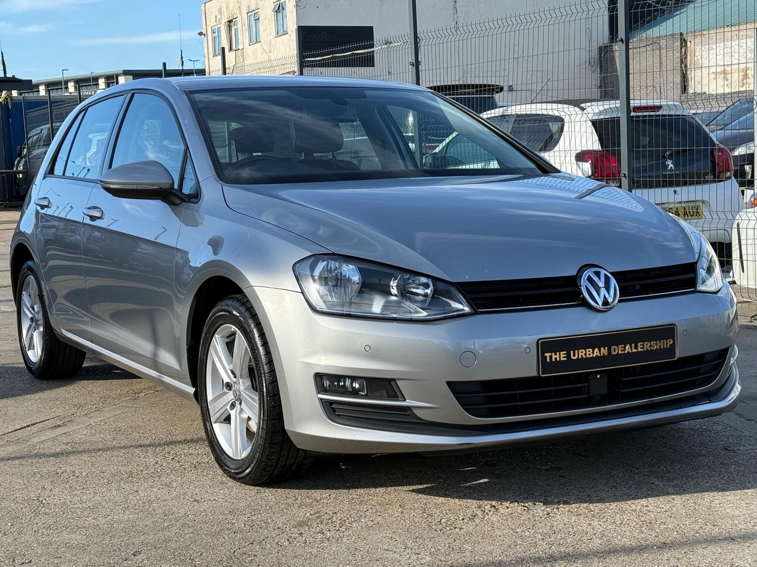 Used Volkswagen Golf 2015 for sale - 78147742: Photo 2
