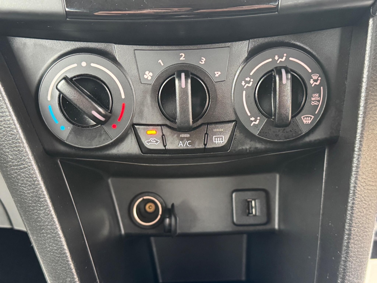 Used Suzuki Swift 2014 for sale - 77550009: Photo 43