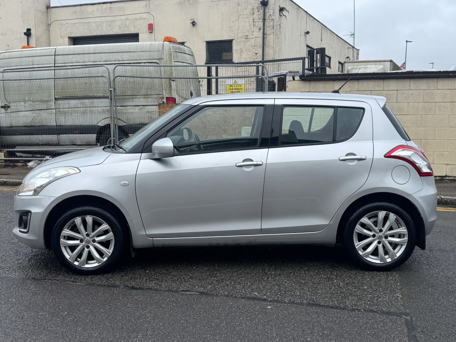 Used Suzuki Swift 2014 for sale - 77550009: Photo 7