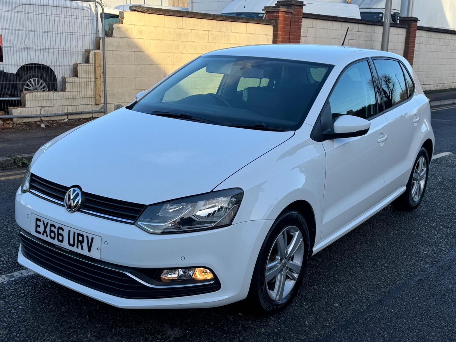 Used Volkswagen Polo 2016 for sale - 76899057: Photo 4