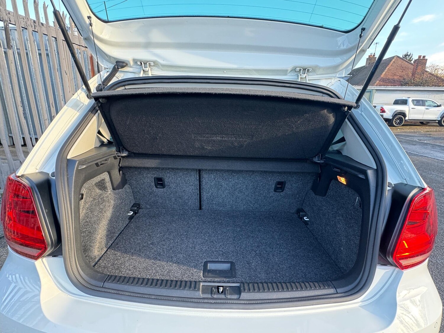 Used Volkswagen Polo 2016 for sale - 76899057: Photo 43